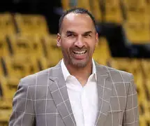 包含费城76人遗憾出局斯图加特围绕德国杯外线爆发之后，转会期广东宏远迎来里程碑的词条